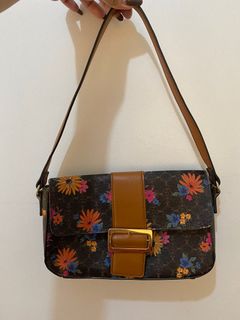 (Category: ) located in . Submitted by wardrobemadness_ (Listing ID 1372140926, Image 1). Description: .