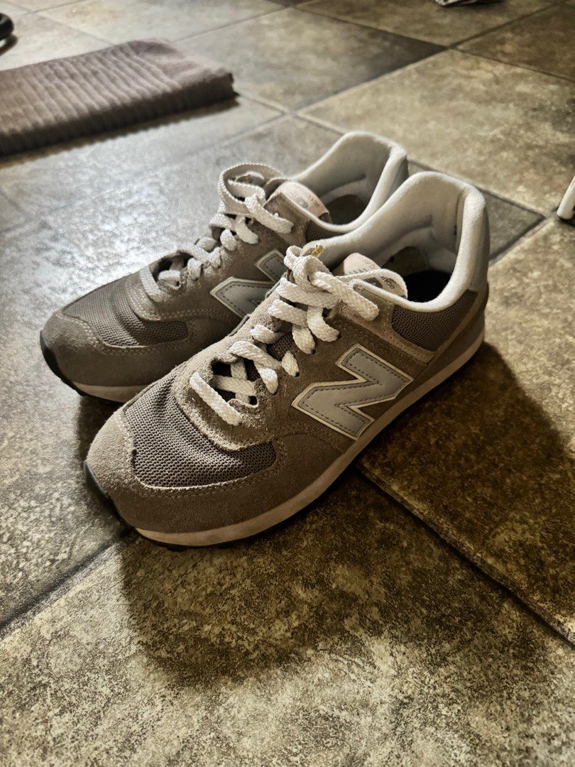 New Balance 574s (Category: Sneakers) located in Pasig City. Submitted by denisecerda1221 (Listing ID 1372159356, Image 1). Description: PLEASE READ CAREFULLY Delivery fee c/o buyer and WILL BE THE ONE TO ARRANGE shipping via grab/lalamove/gogoexpress or LBC/J&T for provincial. I won’t allow buyers who make excuses to ask me to arrange shipping for them..