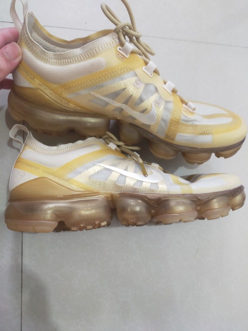Nike Vapormax 2019 Gold US 9.5 (Category: Sneakers) located in Quezon City. Submitted by gzerimar (Listing ID 1372162050, Image 3). Description: no box. only used a few times indoors.