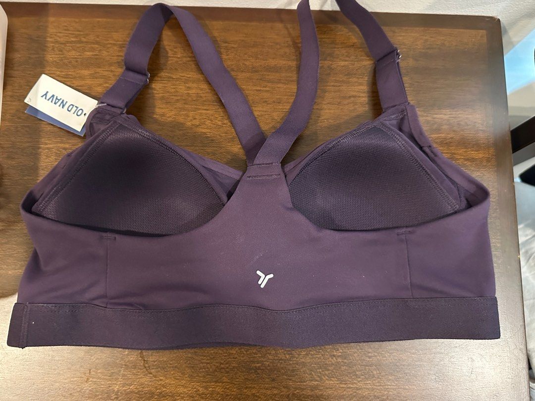 NEW Old Navy Powersoft Adjustable Sports Bra (Category: Activewear) located in Manila. Submitted by cnik8 (Listing ID 1372100038, Image 2). Description: Old Navy Powersoft Sports Bra -Medium Size -Medium Support -Adjustable -New with tag *If paired with size 7 only navy sandals (basically new, see listing), will sell at P1200.