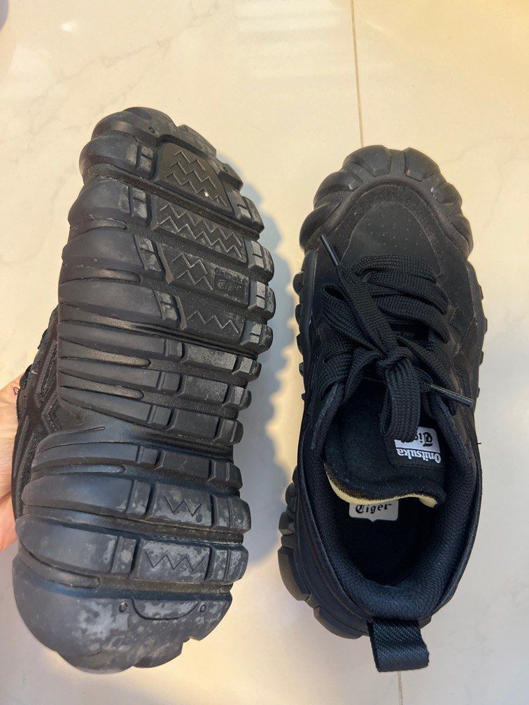 Onitsuka Tiger Dentigre LS Black (Category: Sneakers) located in Singapore. Submitted by kakabeans (Listing ID 1372123404, Image 3). Description: Worn a couple of times with socks. Condition still like brand new. Comes with original box. Priced at $300 on retail sites. .