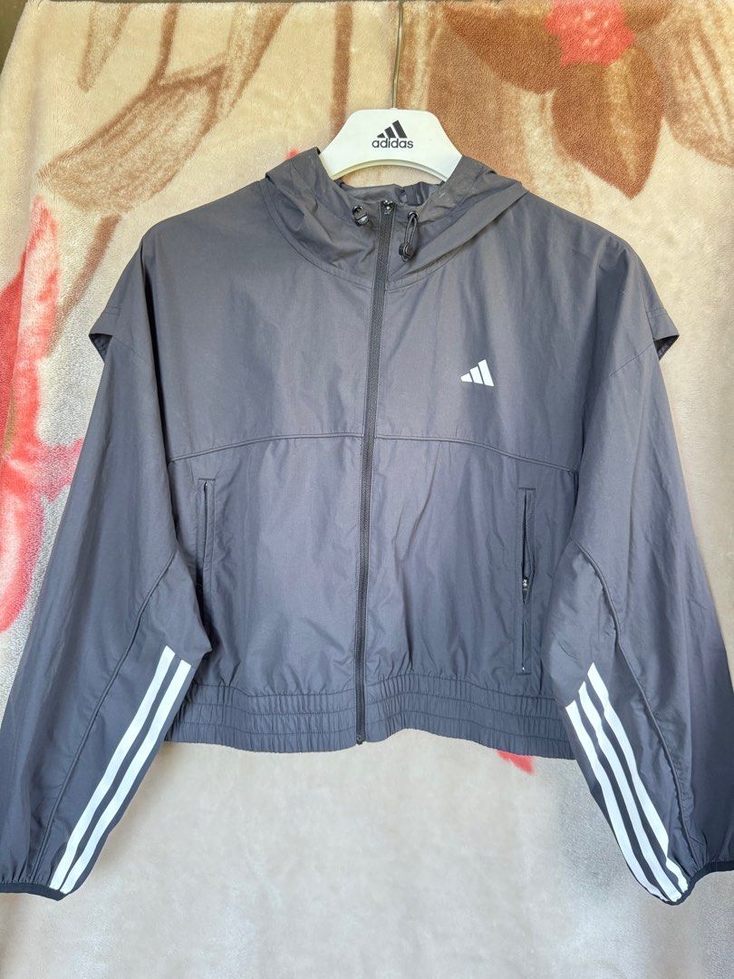 Original Adidas Jacket (Category: Coats, Jackets and Outerwear) located in Manila. Submitted by rmdthreads (Listing ID 1372105972, Image 2). Description: Pang gym or workout, yes✅ Pang run, pwede ✅ Original Adidas, yes ✅ 9/10 condition Black na black Pwede sa maarte Size: A/L.