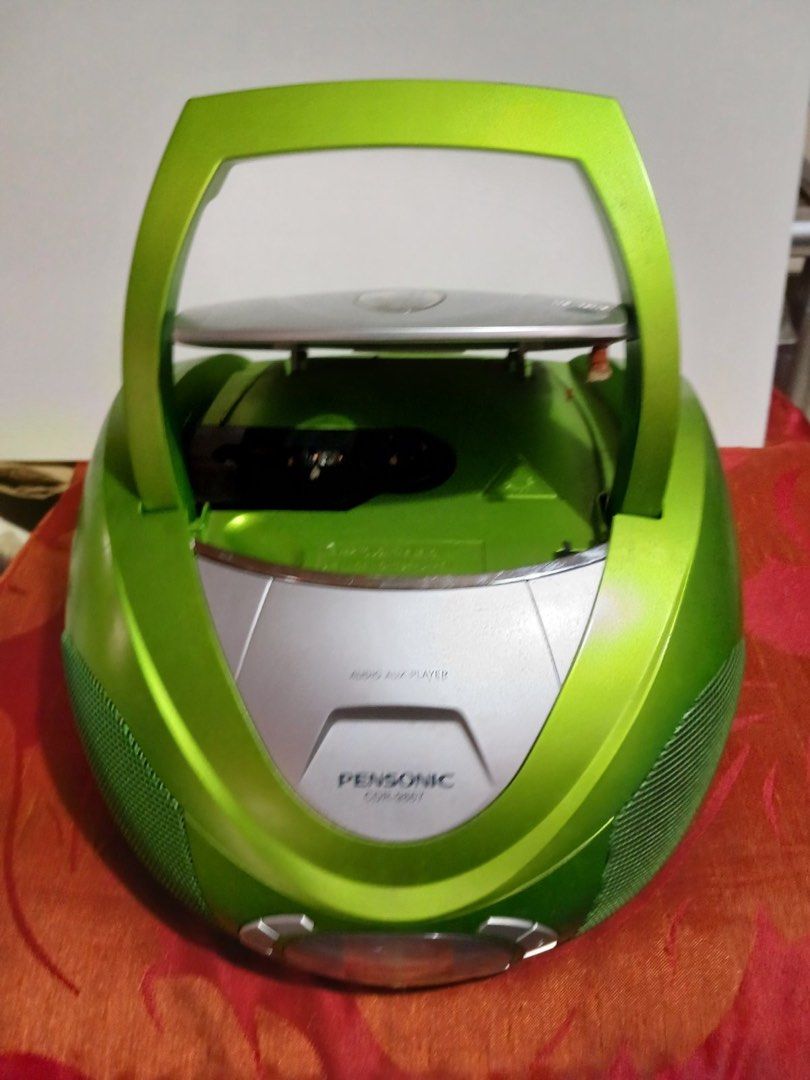 Vintage Pensonic CD Player (Category: Portable Music Players) located in Bulacan. Submitted by rafaesarisari (Listing ID 1372139311, Image 2). Description: 1982 series Hindi sure kung nagana pa CD player Hindi lang malapat yun takip Location Novaliches Gcash or payment upon pick up.
