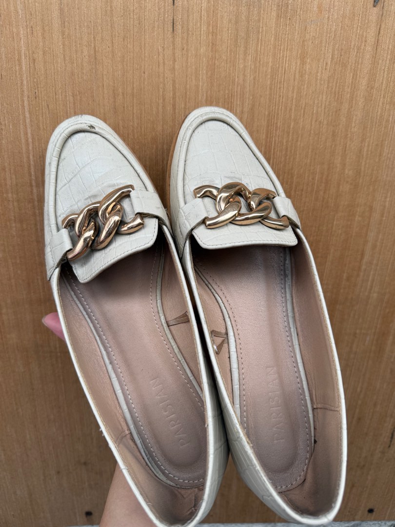 Parisian white shoes, Women's Fashion, Footwear, Flats & Sandals on ...