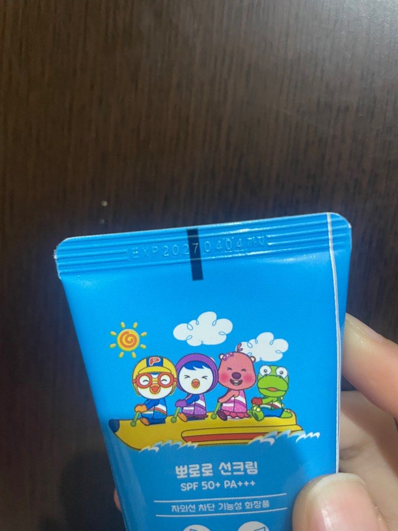 由 Isaac_41 (刊登 ID 1372190941，圖片 2) 提交，位於 高雄市 (Kaohsiung) 的 PORORO 兒童 夏天 防護 防曬霜 SPF50 PA+++ (類別：其他外出用品)，說明：少用，還有八九分滿。 可開賣貨運38元。