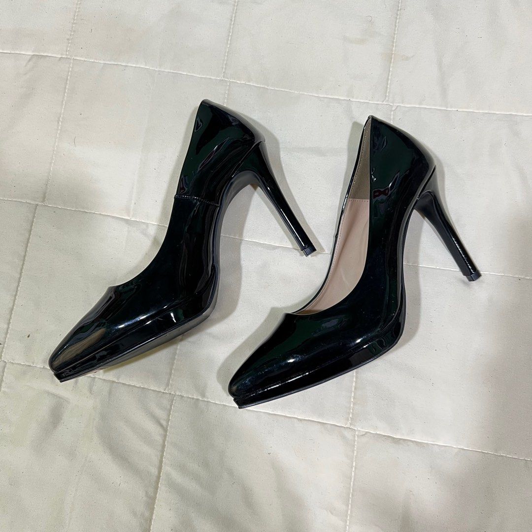 prima korean brand black pumps/heels (Category: Heels) located in Roxas City. Submitted by plumpop_ (Listing ID 1372250040, Image 3). Description: - super high-quality - excellent condi (10/10 ✨) no issues❌ - korean brand (made in korea) - once used (too smol for me i’m size 8) - size 6-7 eu 37 | 240 mm - pm me for more deets - perfect for occasions/graduation etc 🍒 payment/courier details: mop: gcash, bank transfer (BDO/BPI) mod: j&t, flash exp