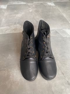 (Kategori: ) berada di . Dikirim oleh faa.clothes (ID iklan 1372117690, Gambar 1). Deskripsi: .
