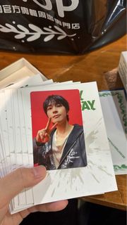 （分類：）位於 。 由 na0114 提交（商品編號 1372141090，圖片 1）。簡介： 。