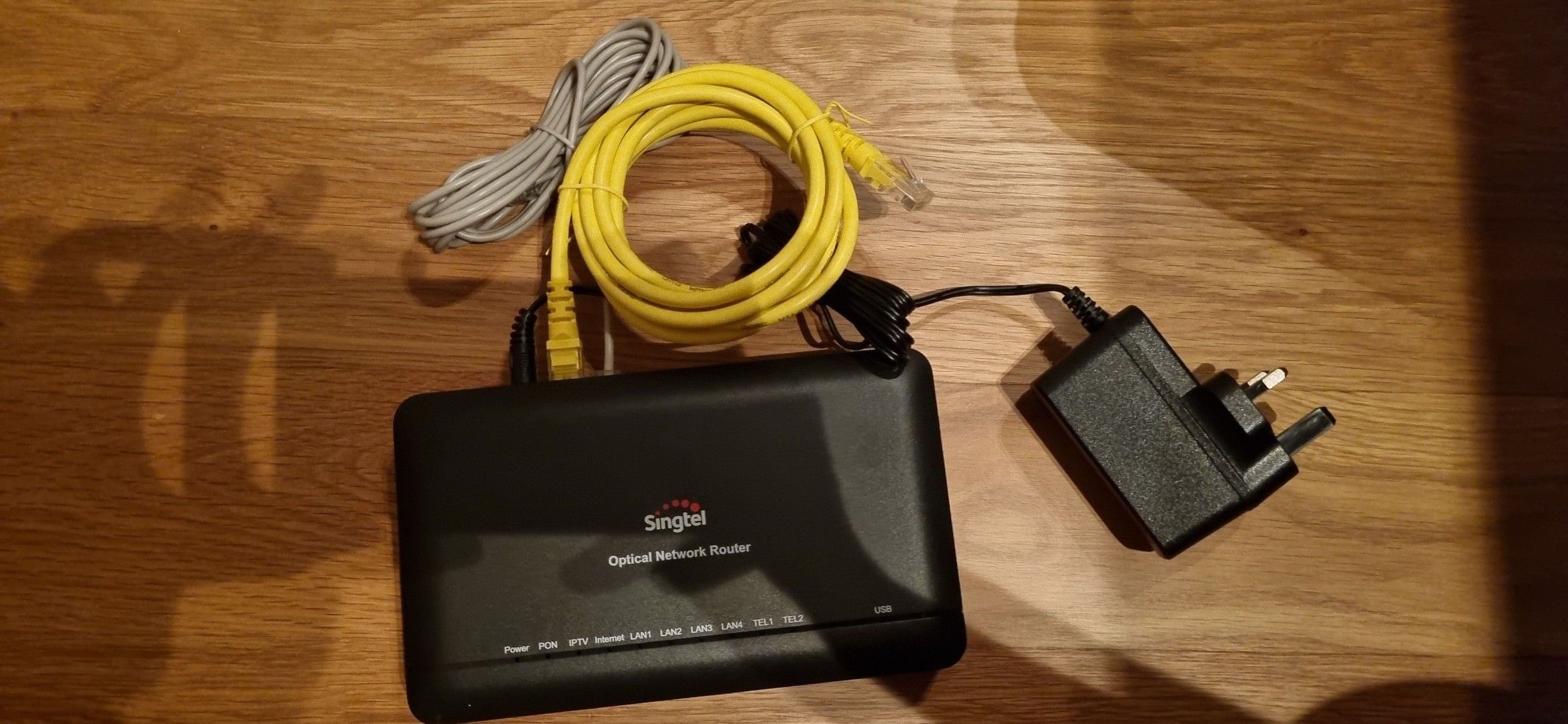 Singtel Optical Network Router (Category: Networking) located in Singapore. Submitted by chan098123 (Listing ID 1372120100, Image 1). Description: Pick up from near Thomson Hospital.