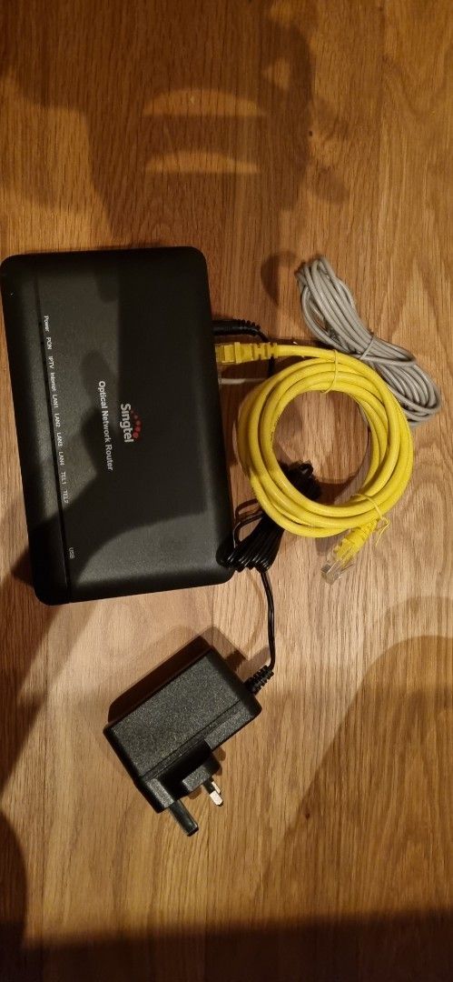 Singtel Optical Network Router (Category: Networking) located in Singapore. Submitted by chan098123 (Listing ID 1372120100, Image 2). Description: Pick up from near Thomson Hospital.