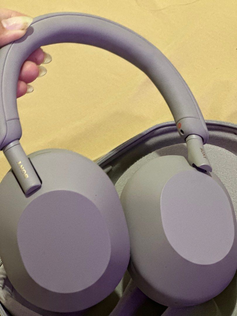 Sony WH-1000XM5 (Category: Headphones & Headsets) located in Baliuag. Submitted by laraphil (Listing ID 1372156320, Image 2). Description: Just like new opened and used like 10x only natambak nalang with box and all thanks.
