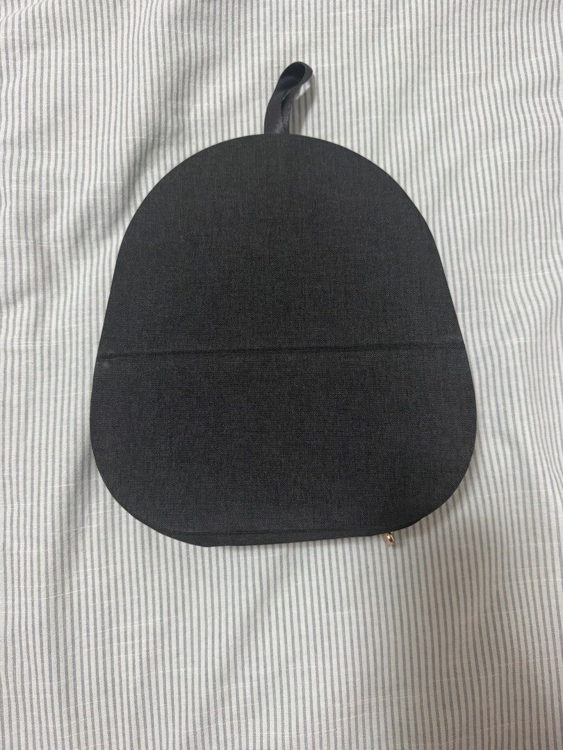 Sony WH-1000XM5 Case (Category: Headphones & Headsets) located in Singapore. Submitted by luke_landwalker (Listing ID 1372233653, Image 2). Description: Pretty new black XM5 Sony case witb wired cable earphones within! (Case only!).