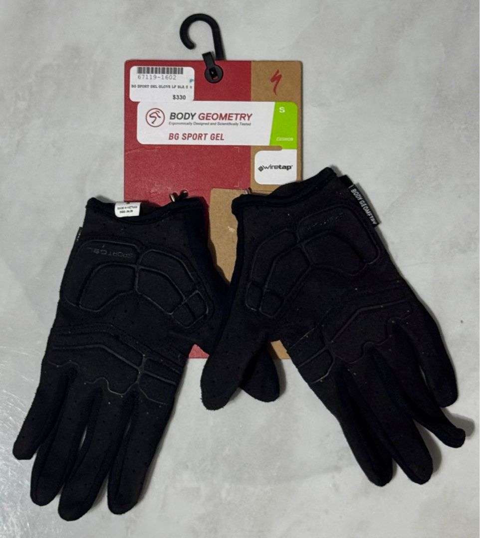 Specialized Gloves (Category: Activewear) located in Taguig. Submitted by c00lafu (Listing ID 1372103438, Image 2). Description: Original / Authentic / Legit Brand new BG Sport Gel Gloves.