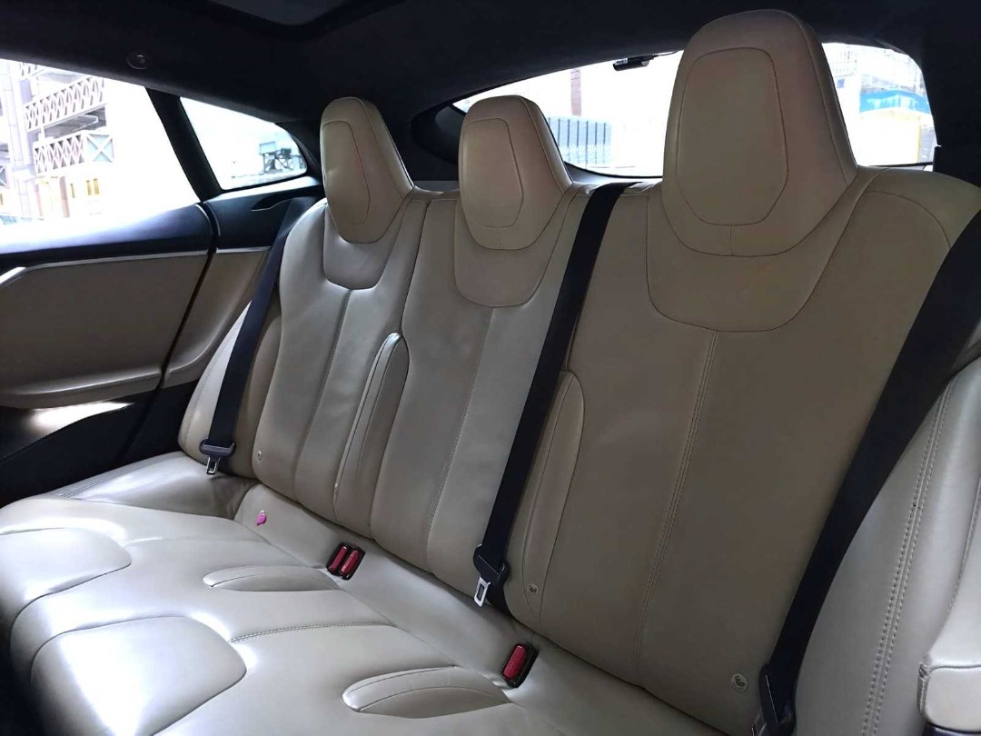 Tesla  MODEL S 70D Auto62864837183874114