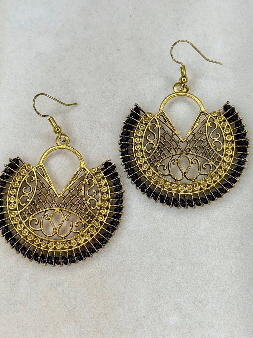 THAILAND BRASS EARRINGS (Category: Earrings) located in Quezon City. Submitted by anille (Listing ID 1372243147, Image 1). Description: There are several pictures, please ZOOM in so you can know more about the item. PICTURES ARE PART OF THE DESCRIPTION. If it is in the pictures and you missed it, then it is on you. 🧐🥸 CONDITION:10/10 MARK: none ISSUES: none INCLUSIONS:none FOR NEW CAROUSELL BUYERS: Please read Carousell guidelines for users so 