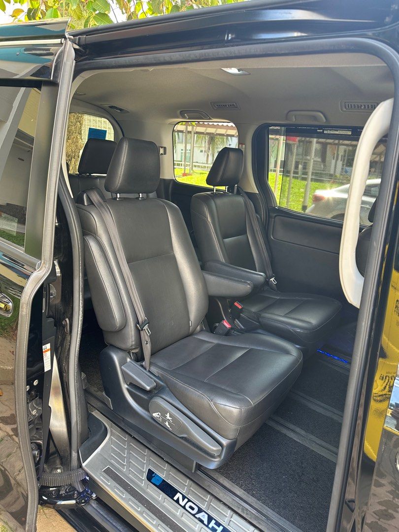 TOYOTA NOAH HYBRID FOR RENT (EXTREMELY GOOD CONDITION FOR PHV)62872684947969114