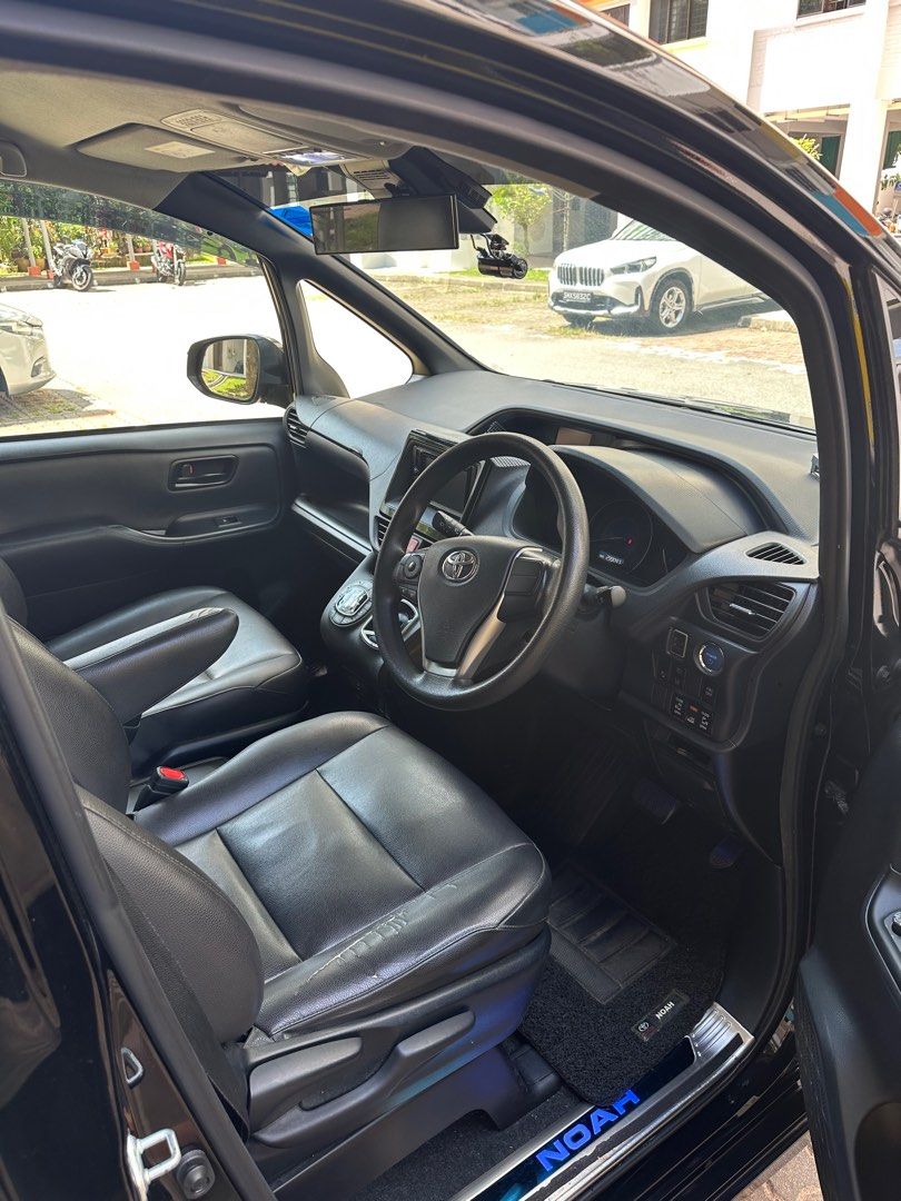 TOYOTA NOAH HYBRID FOR RENT (EXTREMELY GOOD CONDITION FOR PHV)62872684947969113