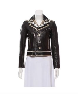 (Category: ) located in . Submitted by stylewithpride (Listing ID 1372185334, Image 1). Description: .