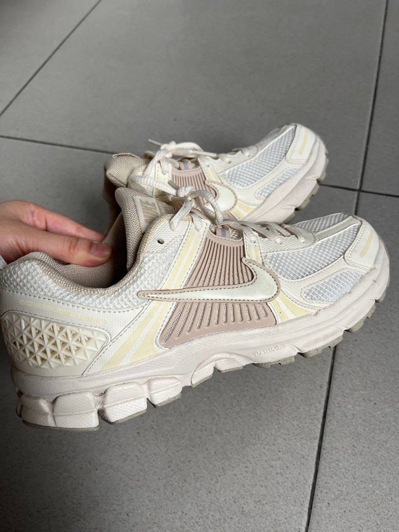 Vomero 5 (GS) Pale Ivory (complete with box) (Category: Sneakers) located in Valenzuela. Submitted by vibinhub_ (Listing ID 1372091957, Image 1). Description: Bought from Nike App 25cm Used once Reason for selling: Impulse buy.