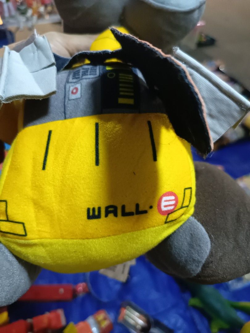 Wall e softoy (Category: Toys & Games) located in Port Klang. Submitted by ismail4983 (Listing ID 1372222366, Image 1). Description: Wall e softoy like new Disney.
