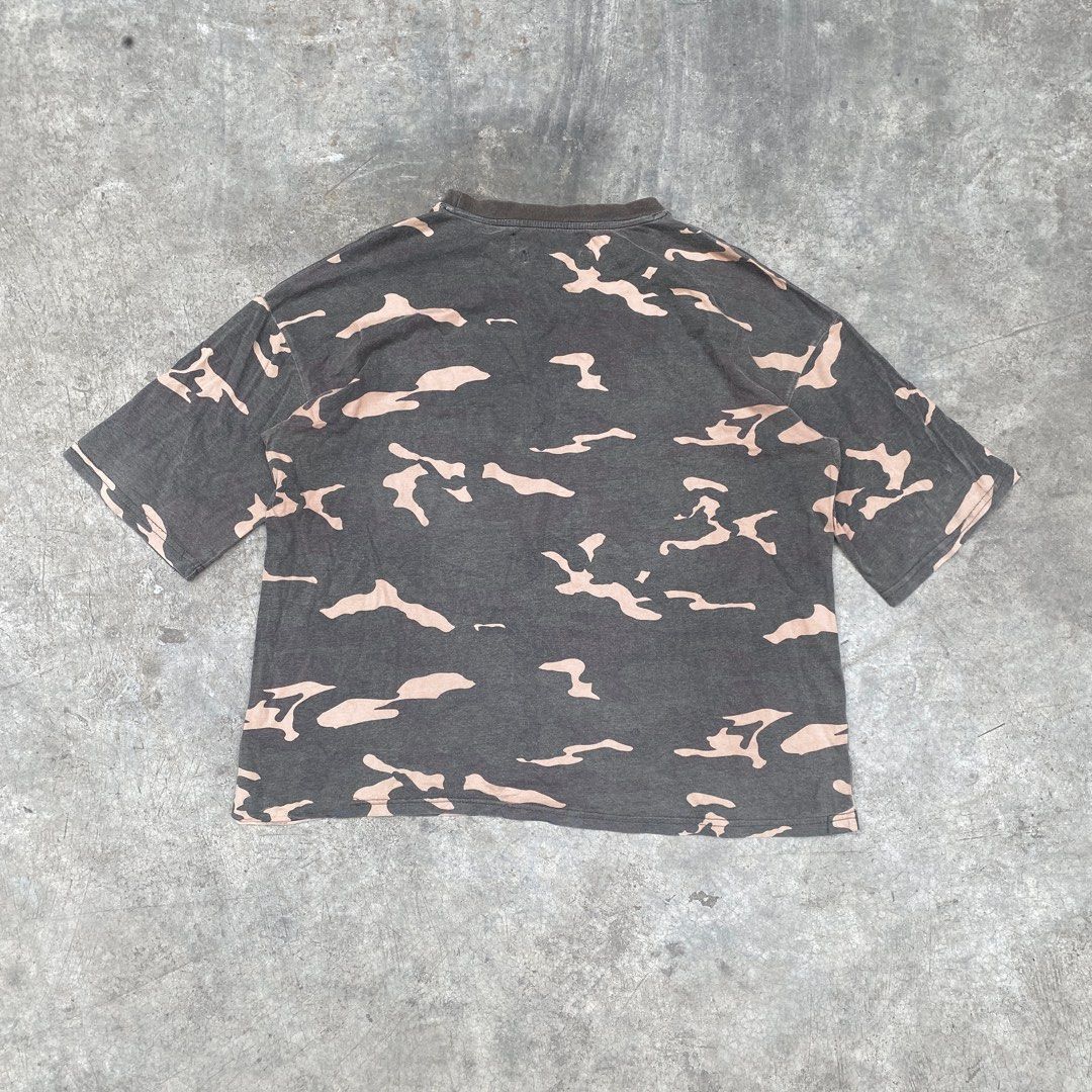 Yeezy Season 1 Camo Tee (Category: Tshirts & Polo Shirts ) located in Valenzuela. Submitted by 8899locker (Listing ID 1372273631, Image 2). Description: ID: Yeezy Season 1 Camo Tee Price: P500 Dimensions: 24” Width x 26” Length All sales are final..