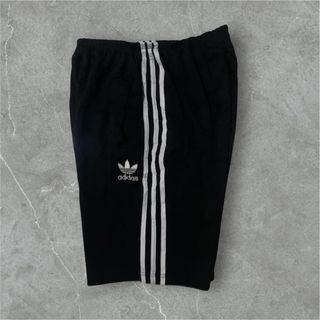 (Kategori: ) berada di . Dikirim oleh secena.outfit (ID iklan 1367283054, Gambar 1). Deskripsi: .