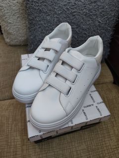 (Category: ) located in . Submitted by znithcloset (Listing ID 1367106497, Image 1). Description: .