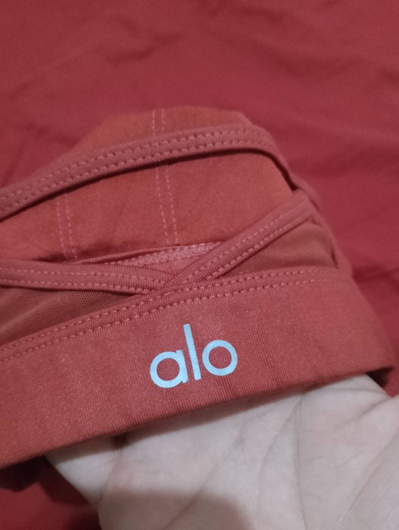 ALO BRA (Category: Activewear) located in Talisay. Submitted by nooooooooooooooooy (Listing ID 1367239635, Image 3). Description: SMALL TO MEDIUM W/PADSLOT NO PADS CUT TAG NO ISSUE.