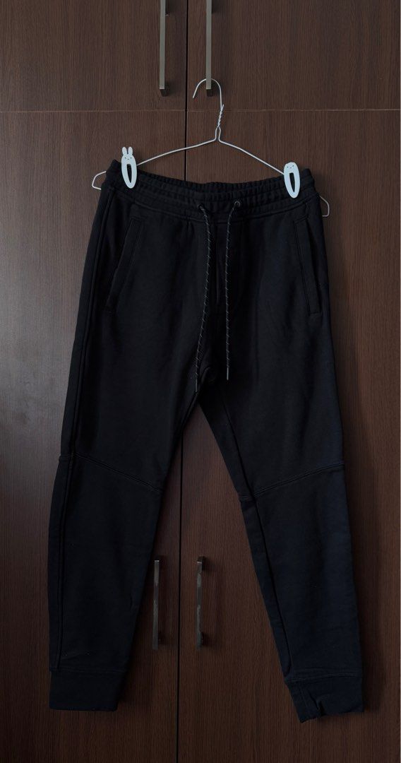 American Eagle Jogger Pants (XS | Black) (Category: Joggers) located in Manila. Submitted by levartech (Listing ID 1367142801, Image 1). Description: - read “ABOUT” - all pictures are uploaded - can ship, customer must handle sf - meet ups around dlsu only with handling fee of 70 pesos.