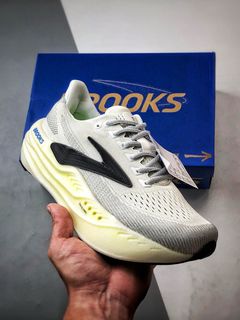 (Category: ) located in . Submitted by lovely_shoes (Listing ID 1367125178, Image 1). Description: .