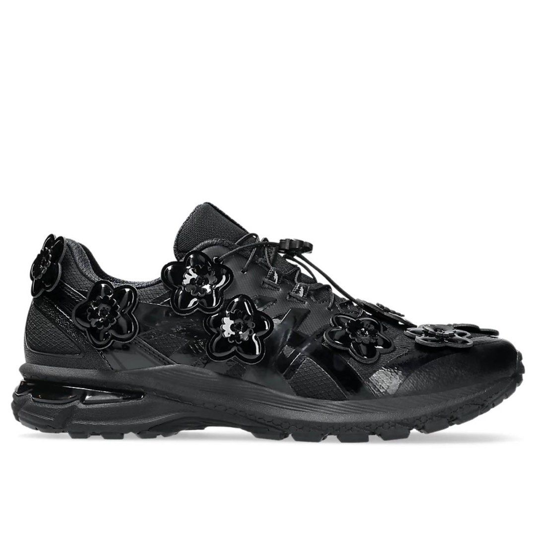 CECILIE BAHNSEN x ASICS GEL-TERRAIN (Category: Sneakers) located in Singapore. Submitted by nab (Listing ID 1367219515, Image 1). Description: CECILIE BAHNSEN x ASICS GEL-TERRAIN Size out of stock on official ASICS website Colour: Black Size: US 5 I’m usually a size EU37 but this runs small hence selling 😢 $349 ⤷ everything included~~ the tag, box and all.