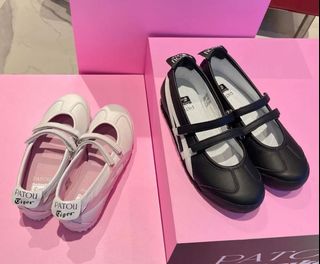 (Category: ) located in . Submitted by fashion.shoppp (Listing ID 1367165596, Image 1). Description: .