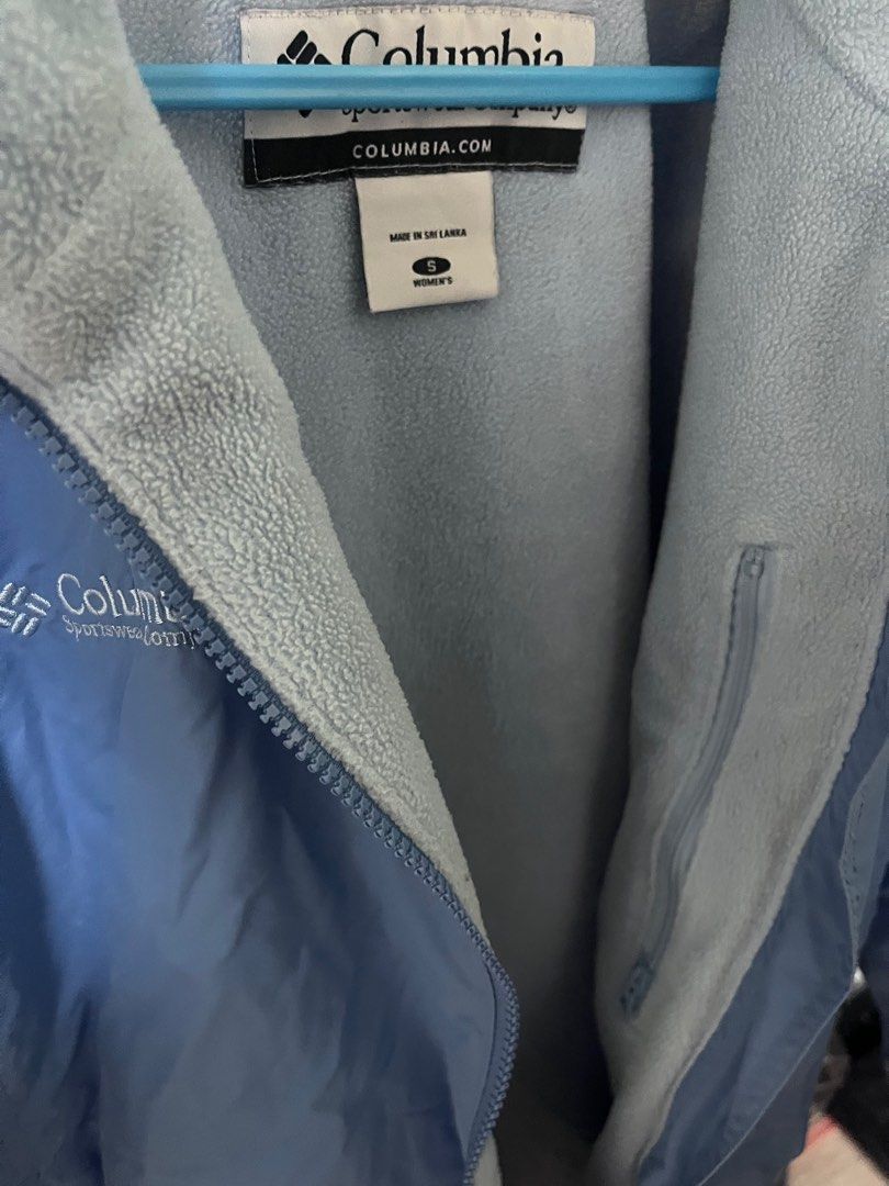 Columbia Fleece Waterproof Jacket (Category: Coats, Jackets and Outerwear) located in Imus. Submitted by dandca (Listing ID 1367195366, Image 3). Description: Fit XS to medium women.