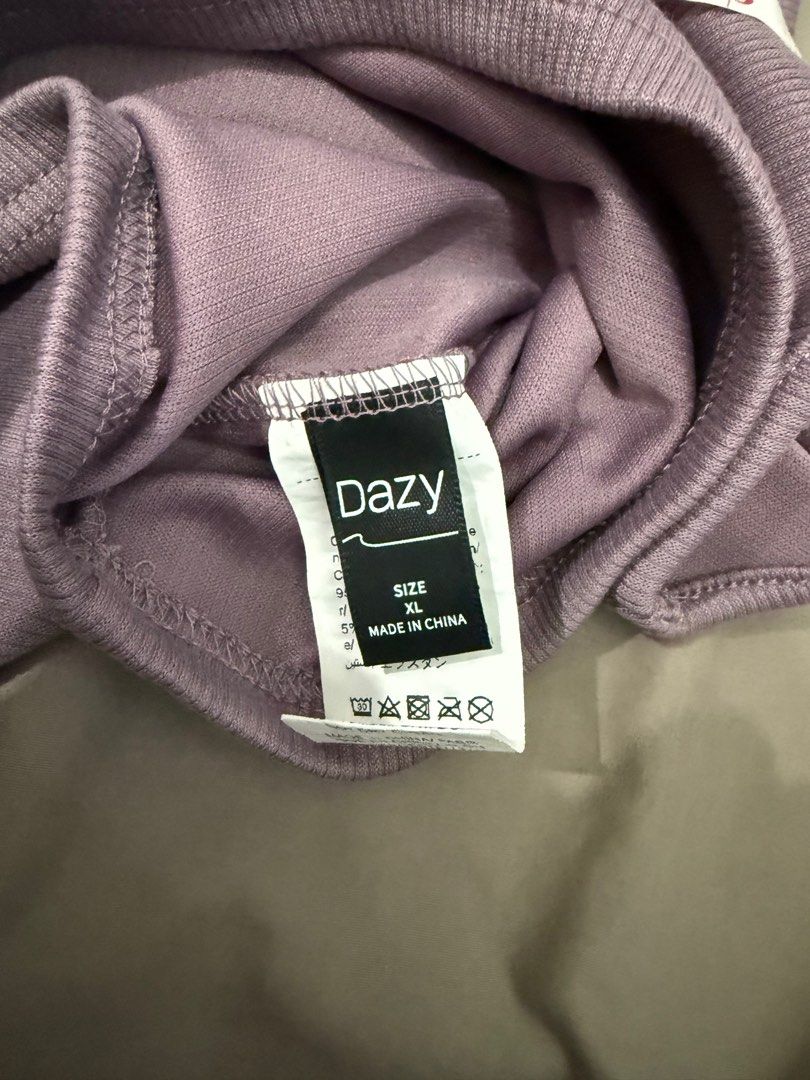 DAZY Solid Ribbed Knit Crop Tank Top - Purple / XL (Category: Sleeveless) located in Quezon City. Submitted by cesuuuu (Listing ID 1367204437, Image 3). Description: RFS: di na nagagamit Size: XL (width: 16 in to 21 2in when stretched).