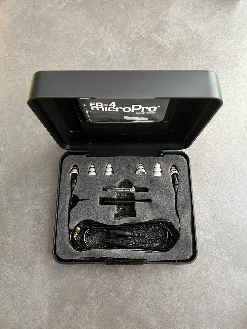Etymotic ER4P (Category: Earphones) located in Singapore. Submitted by easonmusic7 (Listing ID 1367171833, Image 1). Description: Like New Full Set.