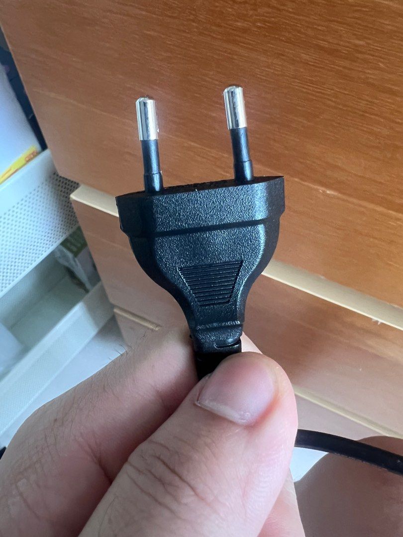 Fish Tank Oxygen Air Pump (Category: Homes & Other Pet Accessories) located in Singapore. Submitted by nick5150 (Listing ID 1367163890, Image 3). Description: For fish tank Self collect .