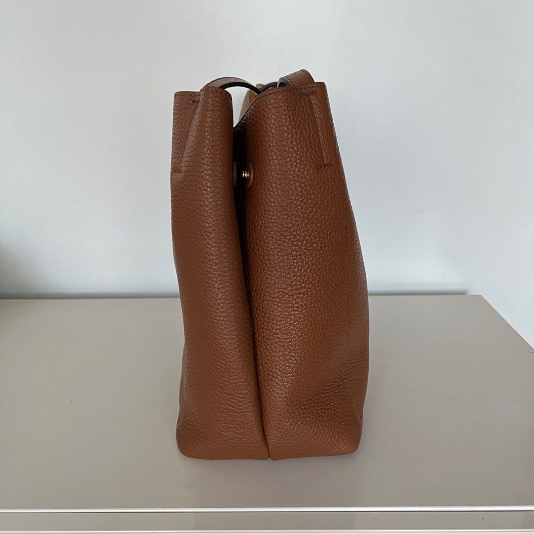 Furla Hobo Bag (Category: Luxury Bags & Wallets) located in Iloilo. Submitted by ifrancesanne (Listing ID 1367240799, Image 3). Description: .