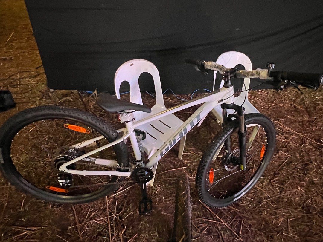 GIANT XTC SLR3 2022 (Category: Bicycles) located in Manila. Submitted by 4rni3l (Listing ID 1367117994, Image 1). Description: GIANT XTC SLR3 2022 Medium Gloss black green.