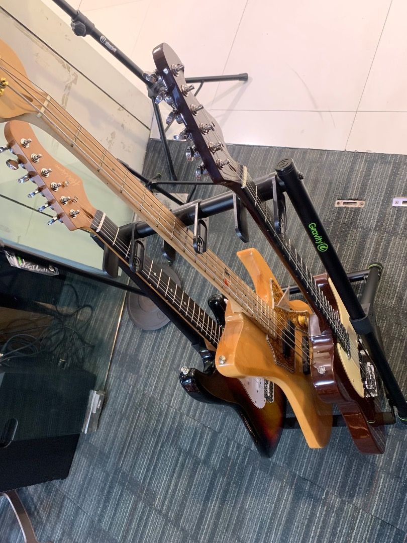 GRAVITY 3 Slot Guitar Rack (Category: Musical Instruments) located in Caloocan City. Submitted by leospinotorr0608 (Listing ID 1367165395, Image 3). Description: GUITAR RACK FOR 3 INSTRUMENTS.