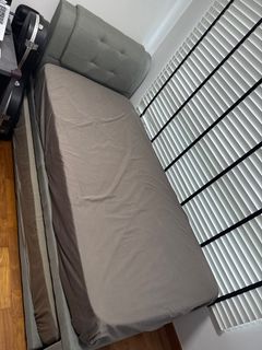 (Category: ) located in . Submitted by evan_kong (Listing ID 1367157107, Image 1). Description: .