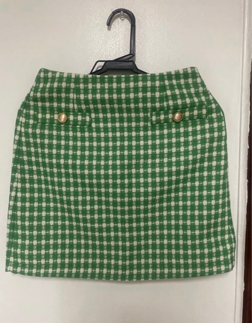 GU cropped vest and skirt (Category: Sets or Coordinates) located in Cainta. Submitted by klrmrz (Listing ID 1367215766, Image 2). Description: Bought it here for 900+ Worn once Best fits s-semi medium.