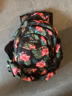 (Category: ) located in . Submitted by PCWee (Listing ID 1367147869, Image 1). Description: .