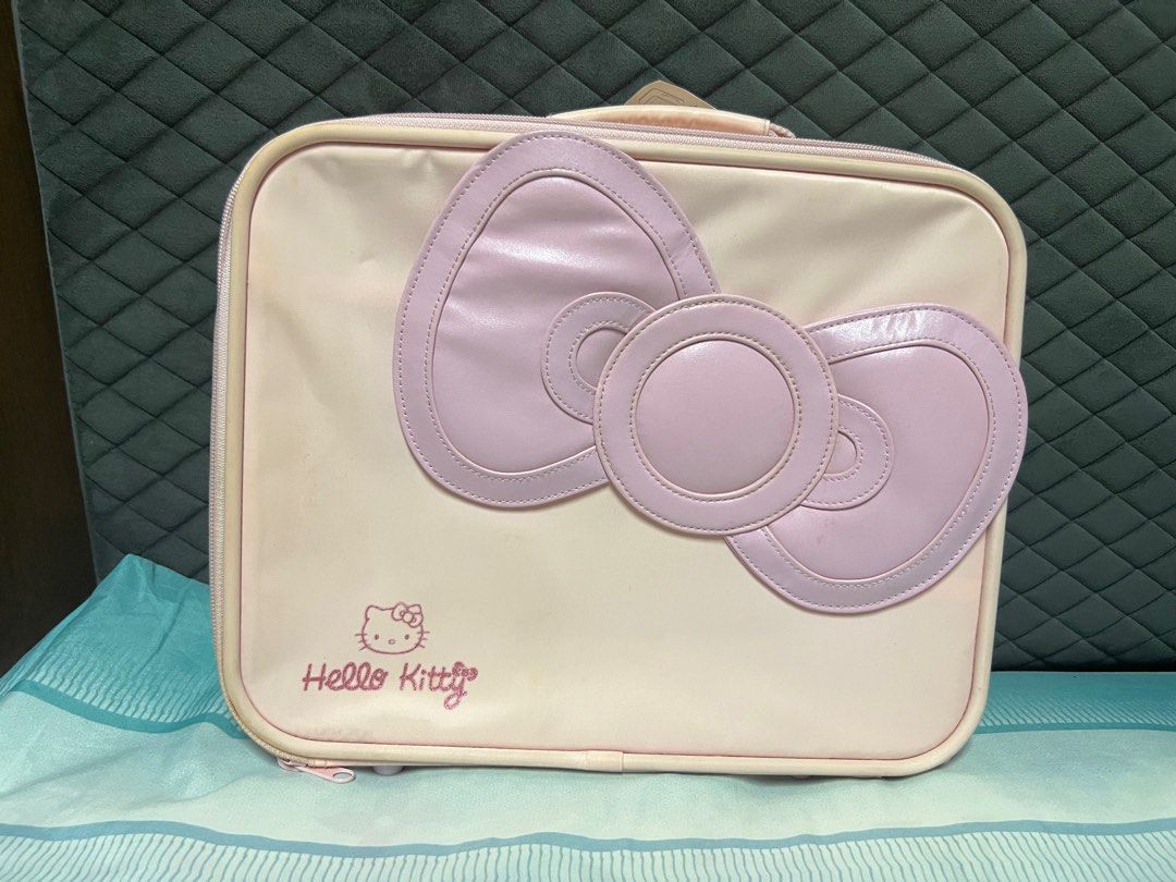 Hello Kitty Vivitix mini luggage bag (Category: Luggage) located in Las Pinas. Submitted by marblestoys (Listing ID 1367273794, Image 1). Description: Payment via bpi / bdo / gcash / PayPal / COD / COP Shipping fee shouldered by buyer Via flash / j&t / LBC/ Grab / lalamove Meet up: BFRV Las Piñas Crossposted .