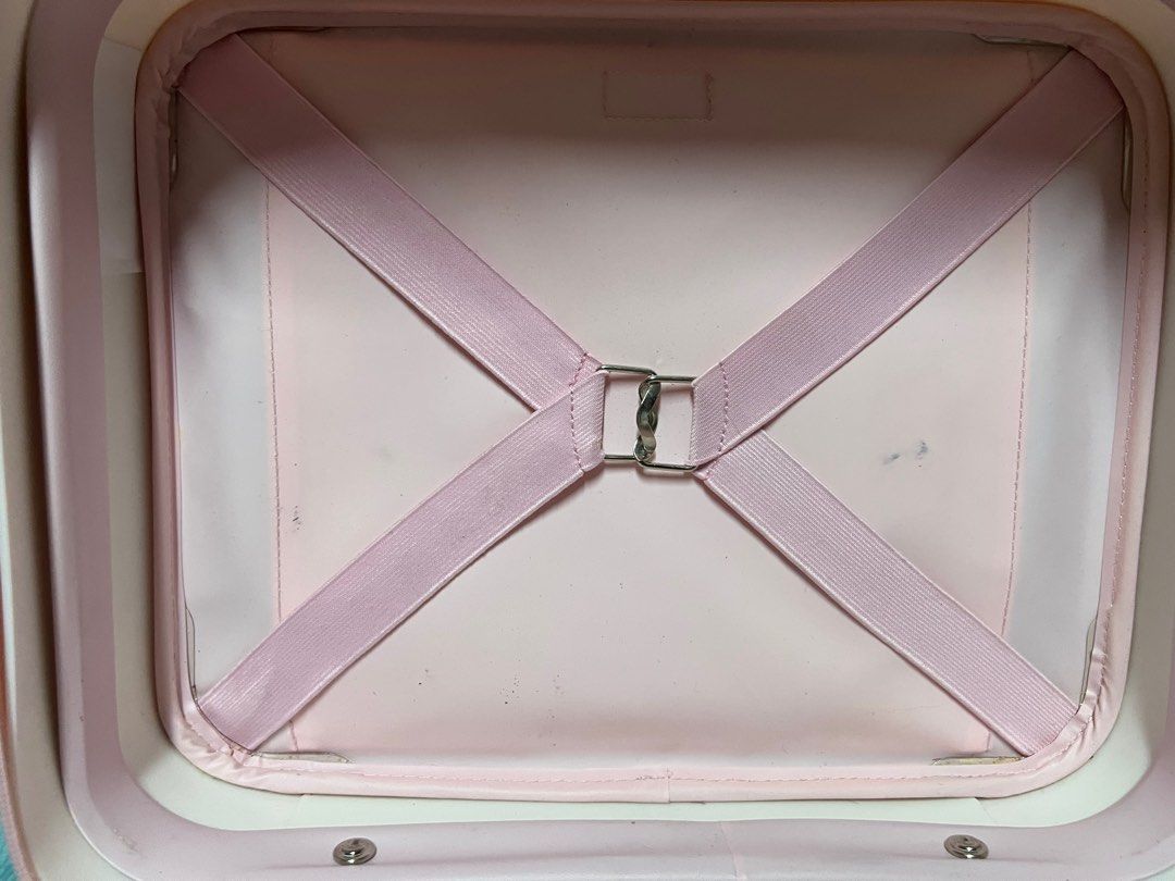 Hello Kitty Vivitix mini luggage bag (Category: Luggage) located in Las Pinas. Submitted by marblestoys (Listing ID 1367273794, Image 3). Description: Payment via bpi / bdo / gcash / PayPal / COD / COP Shipping fee shouldered by buyer Via flash / j&t / LBC/ Grab / lalamove Meet up: BFRV Las Piñas Crossposted .