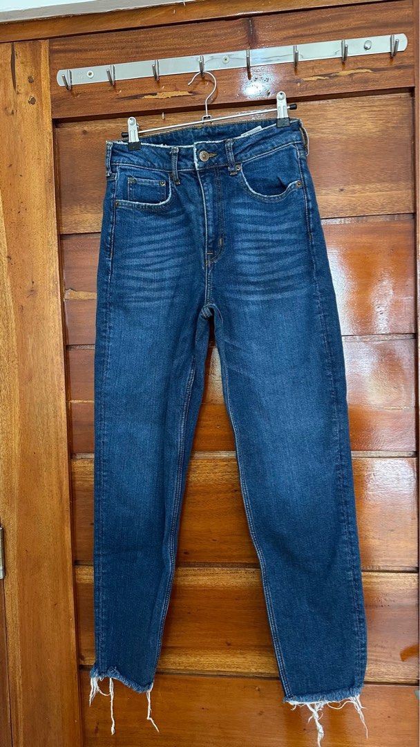 H&m Jeans (Category: Jeans) located in Caloocan City. Submitted by mnl.seconds (Listing ID 1367116943, Image 1). Description: Used once for a UK trip! Size 36 Quality is still very good!!.