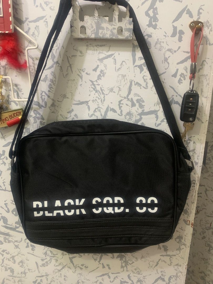 Imported Laptop/ messenger bag (Category: Laptop Bags & Sleeves) located in Dasmarinas. Submitted by fameandfad (Listing ID 1367266664, Image 2). Description: Brandnew. Imported Many compartments Material: Nylon/ leather.