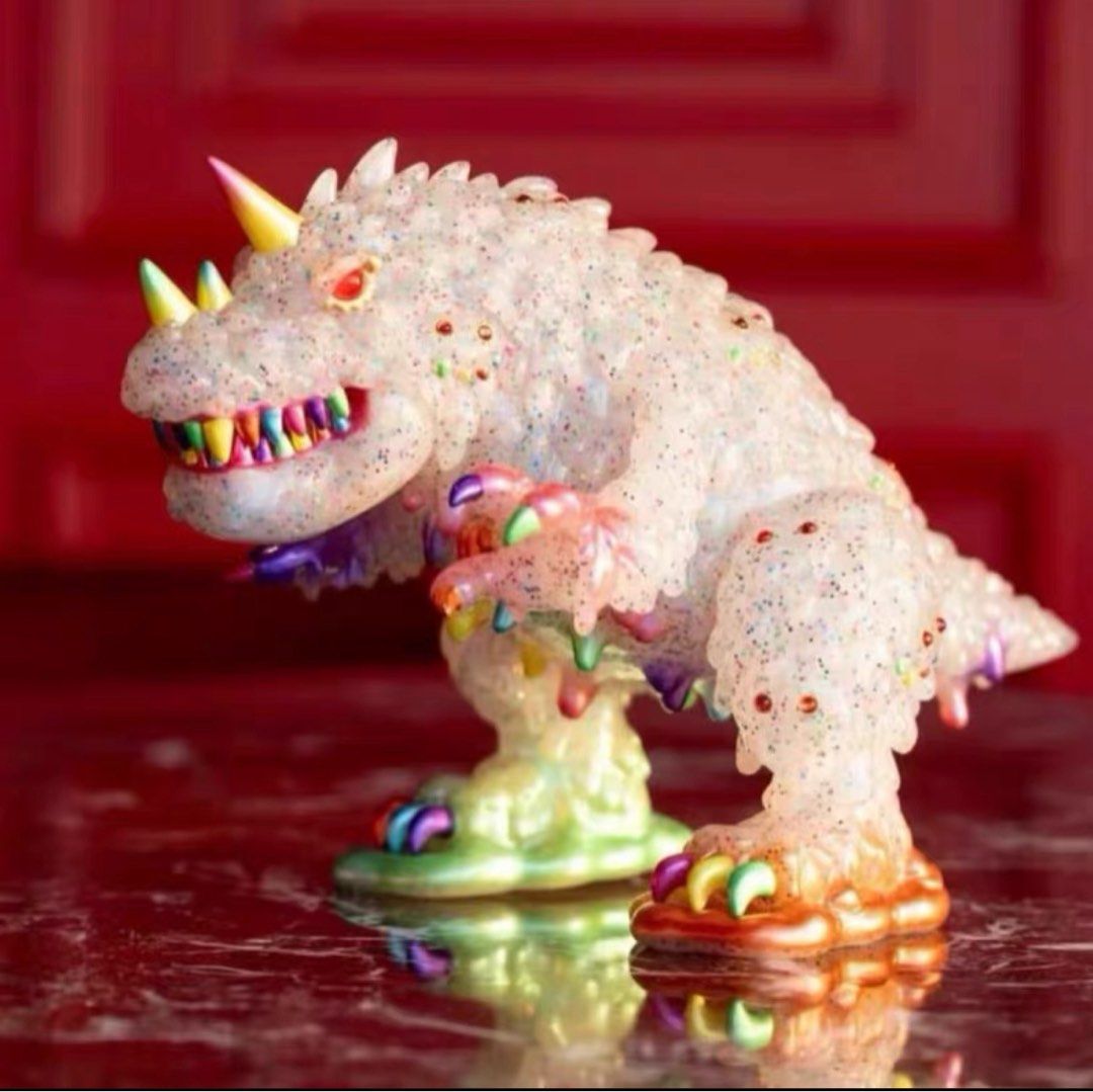 特撮 VINCENT \"VIVID GLITTER G.I.D\" Unleash the sparkle — meet VINCENT “Vivid Glitter”✨🦖🌈 A