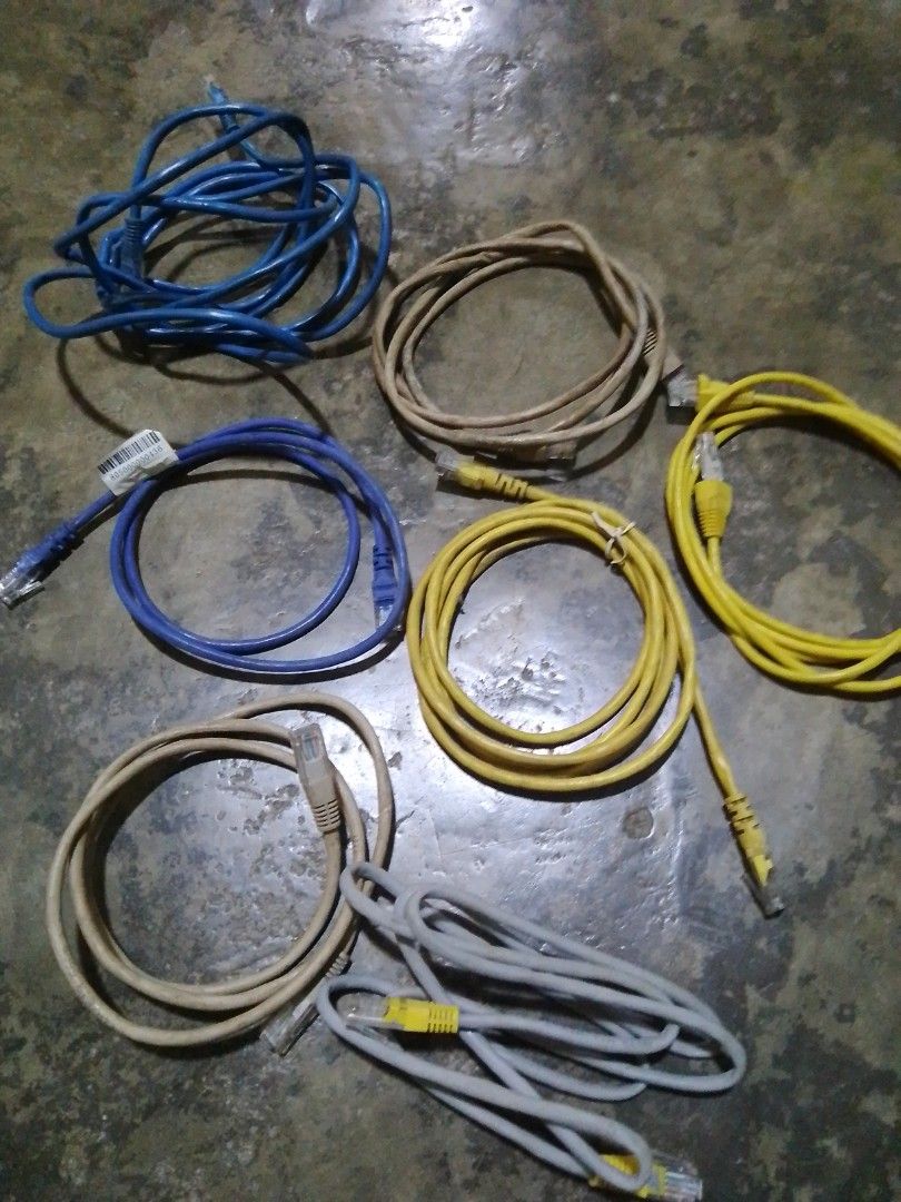 Internet Cables (Category: Cables & Adaptors) located in Quezon City. Submitted by drlnmrdn (Listing ID 1367112938, Image 3). Description: INTERNET CABLES TAKE ALL Location: QC - Minor defects but still usable - Price still negotiable Pick-Up only or Pick-Up by your rider. Buyer should book the delivery so they can monitor it. MOP: Cash on Pickup, bank transfer, GCash, Maya, Paypal. RFS: No longer needed.