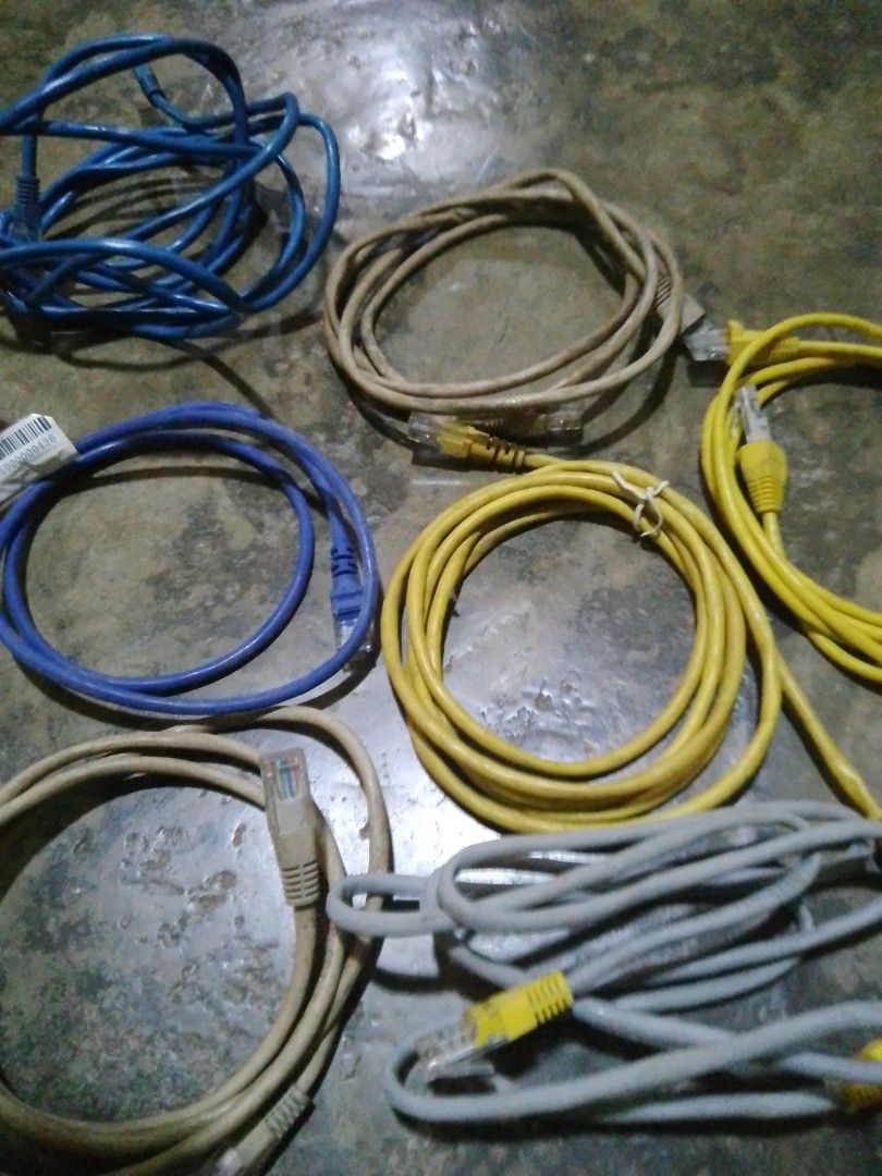 Internet Cables (Category: Cables & Adaptors) located in Quezon City. Submitted by drlnmrdn (Listing ID 1367112938, Image 1). Description: INTERNET CABLES TAKE ALL Location: QC - Minor defects but still usable - Price still negotiable Pick-Up only or Pick-Up by your rider. Buyer should book the delivery so they can monitor it. MOP: Cash on Pickup, bank transfer, GCash, Maya, Paypal. RFS: No longer needed.