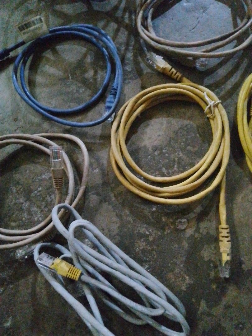 Internet Cables (Category: Cables & Adaptors) located in Quezon City. Submitted by drlnmrdn (Listing ID 1367112938, Image 2). Description: INTERNET CABLES TAKE ALL Location: QC - Minor defects but still usable - Price still negotiable Pick-Up only or Pick-Up by your rider. Buyer should book the delivery so they can monitor it. MOP: Cash on Pickup, bank transfer, GCash, Maya, Paypal. RFS: No longer needed.